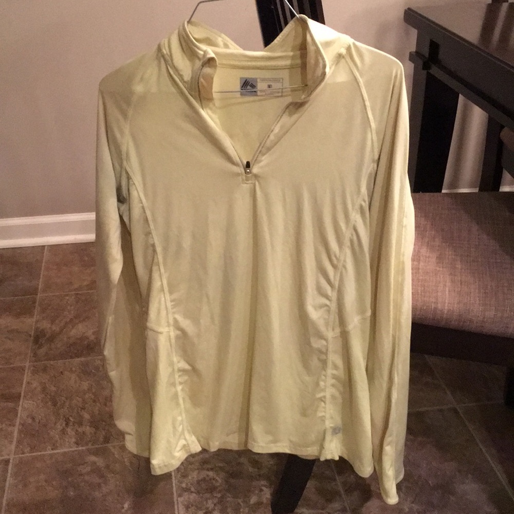 Women’s long sleeved athletic quarter zip- size L